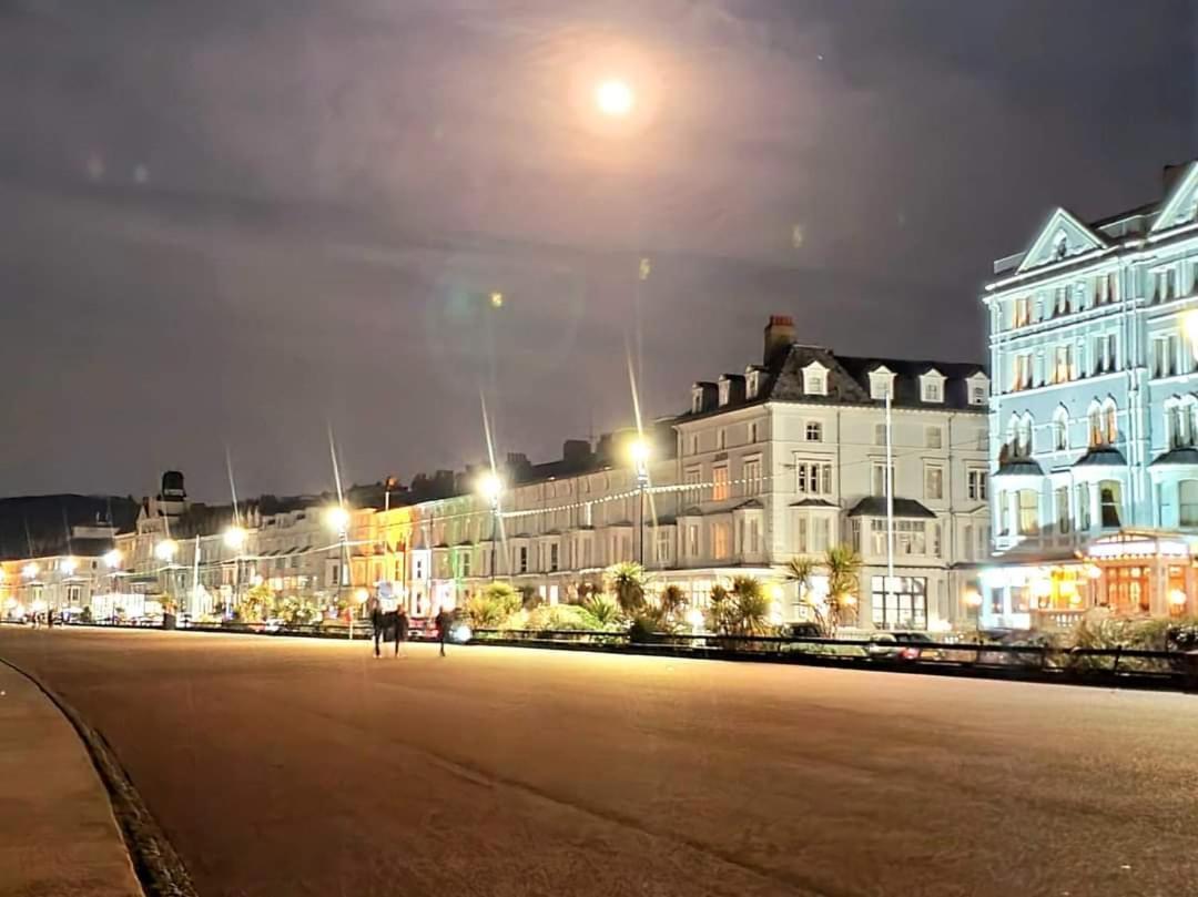 Iris Hotel Лландидно Экстерьер фото